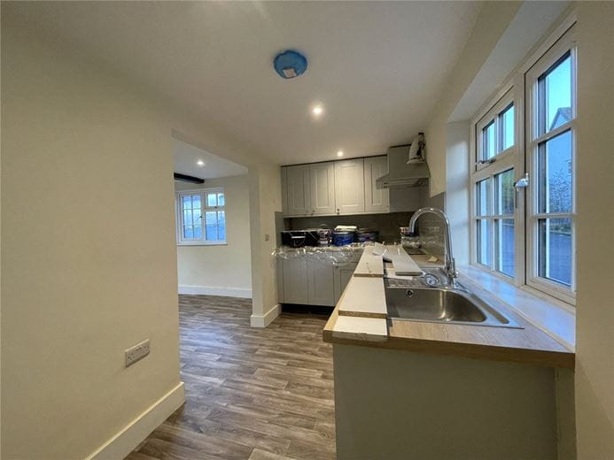 2 bedroom house, Donnington, Newbury RG14 - Available