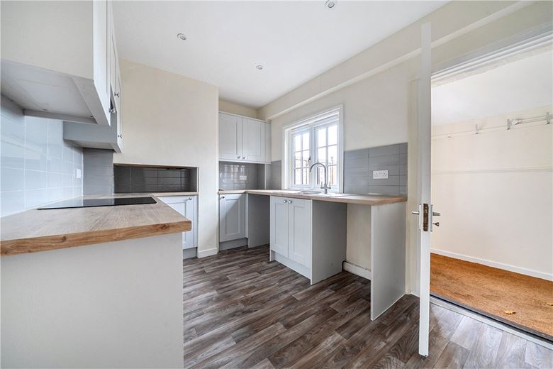 3 bedroom house, Bucklebury, Reading RG7 - Available