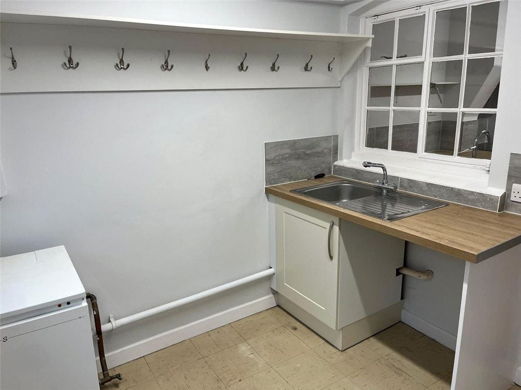 4 bedroom house, Sydmonton, Burghclere RG20 - Available