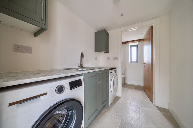 3 bedroom house, Enborne Street, Enborne RG20 - Available