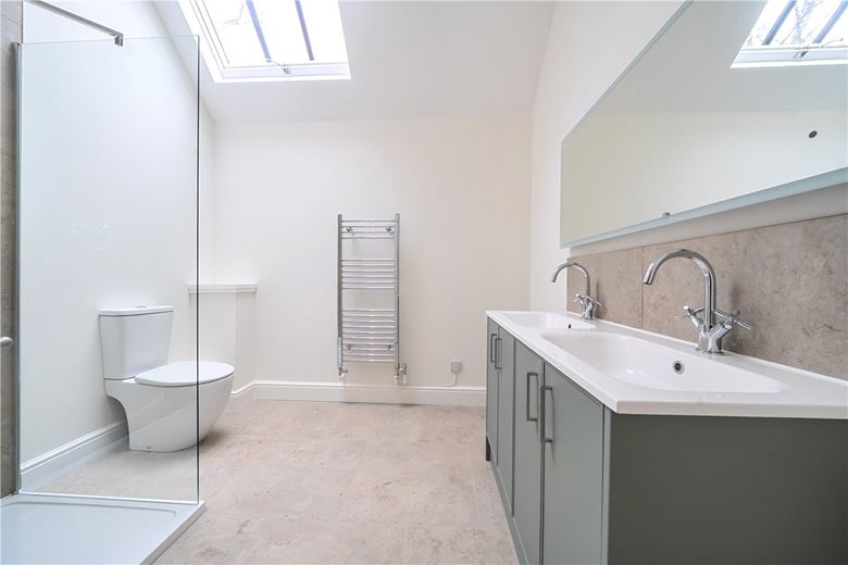 2 bedroom house, Enborne Street, Enborne RG20 - Available