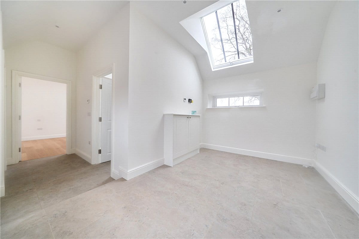 2 bedroom house, Enborne Street, Enborne RG20 - Available