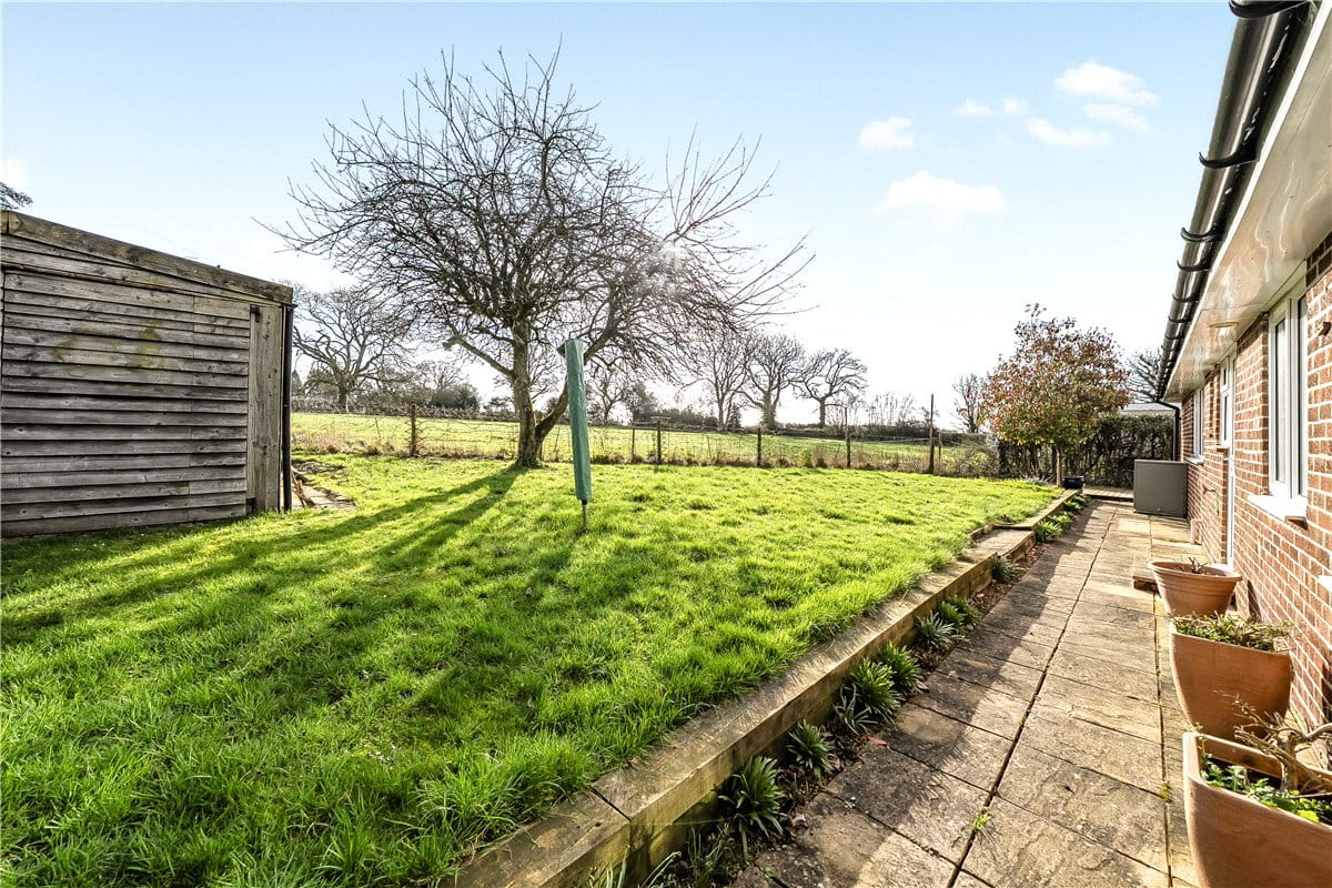 3 bedroom house, Tangley, Andover SP11 - Available