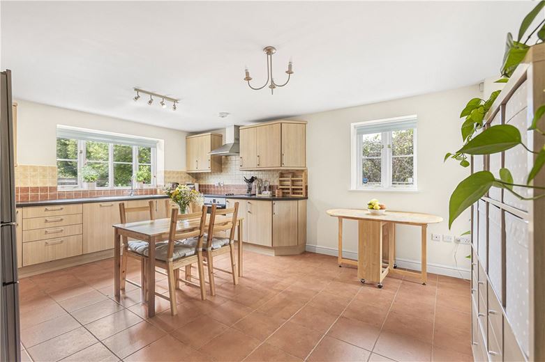 4 bedroom house, Five Acres, Murcott OX5 - Available