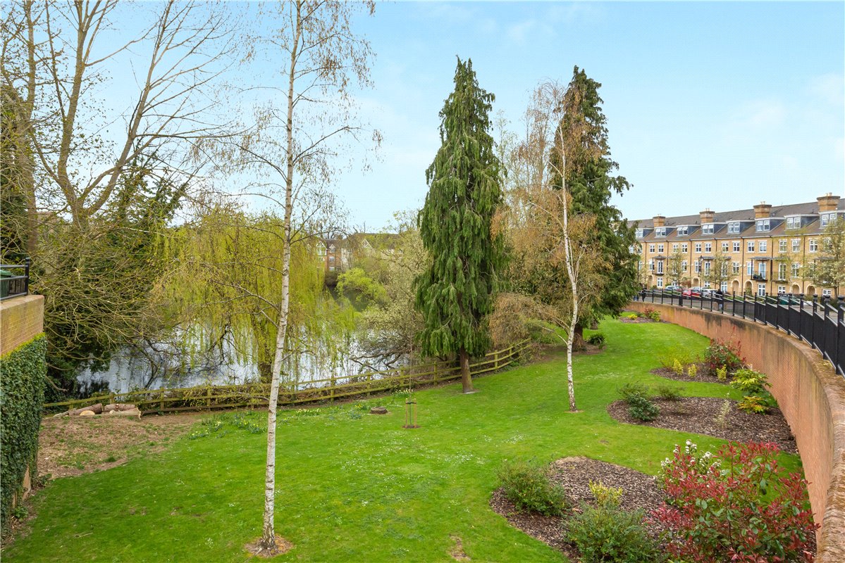 1 bedroom flat, Elizabeth Jennings Way, Oxford OX2 - Available