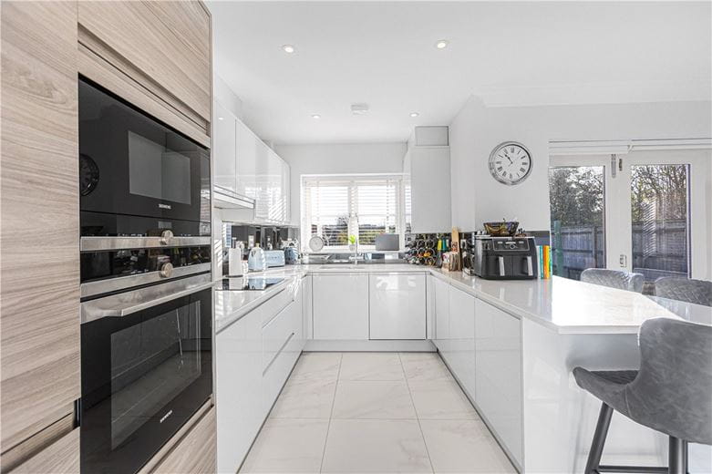 3 bedroom house, Couling Close, Yarnton OX5 - Available