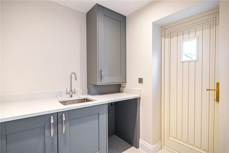 4 bedroom house, Southfields, Weston-on-the-Green OX25 - Available