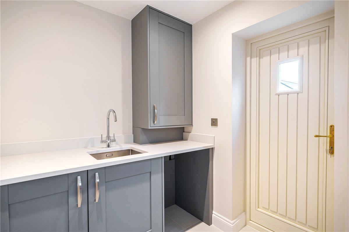 4 bedroom house, Southfields, Weston-on-the-Green OX25 - Available