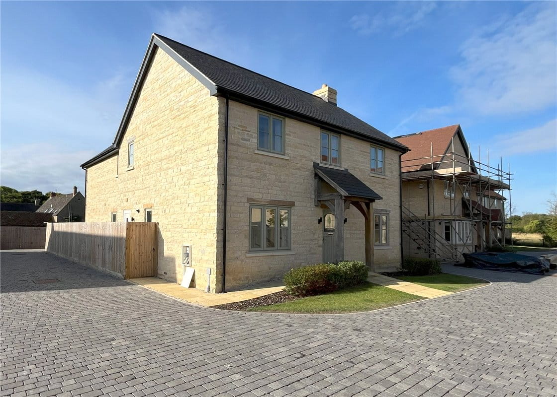 4 bedroom house, Southfields, Weston-on-the-Green OX25 - Available