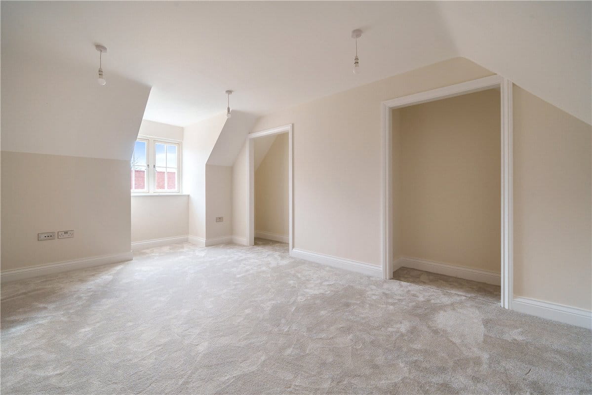 6 bedroom house, Southfields, Weston-on-the-Green OX25 - Available