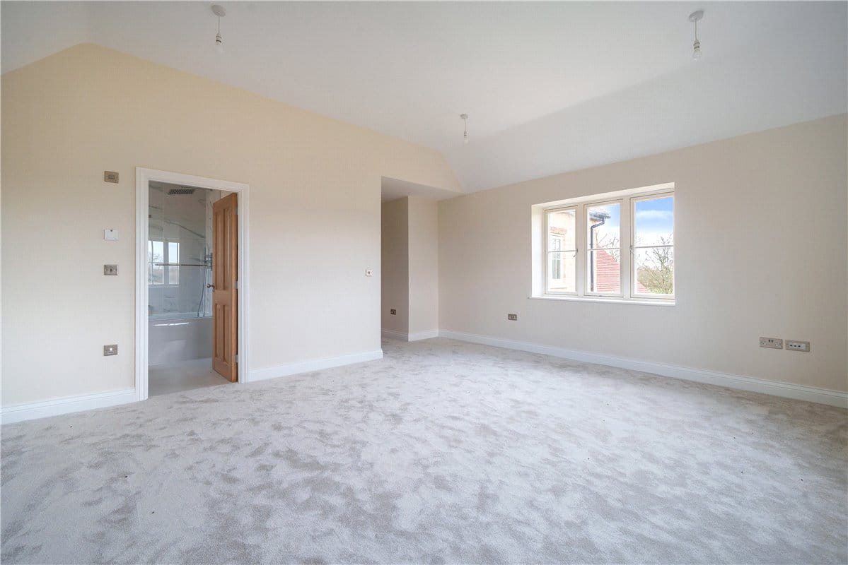 6 bedroom house, Southfields, Weston-on-the-Green OX25 - Available