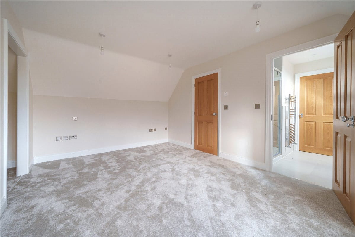 6 bedroom house, Southfields, Weston-on-the-Green OX25 - Available