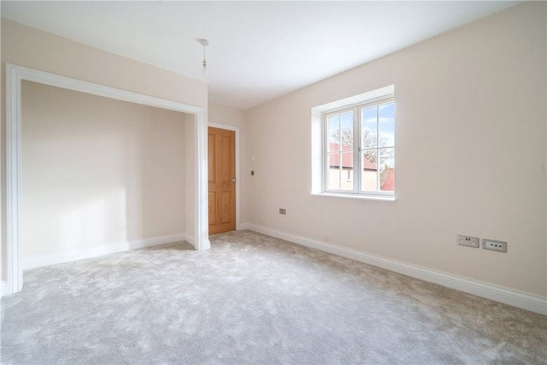 6 bedroom house, Southfields, Weston-on-the-Green OX25 - Available