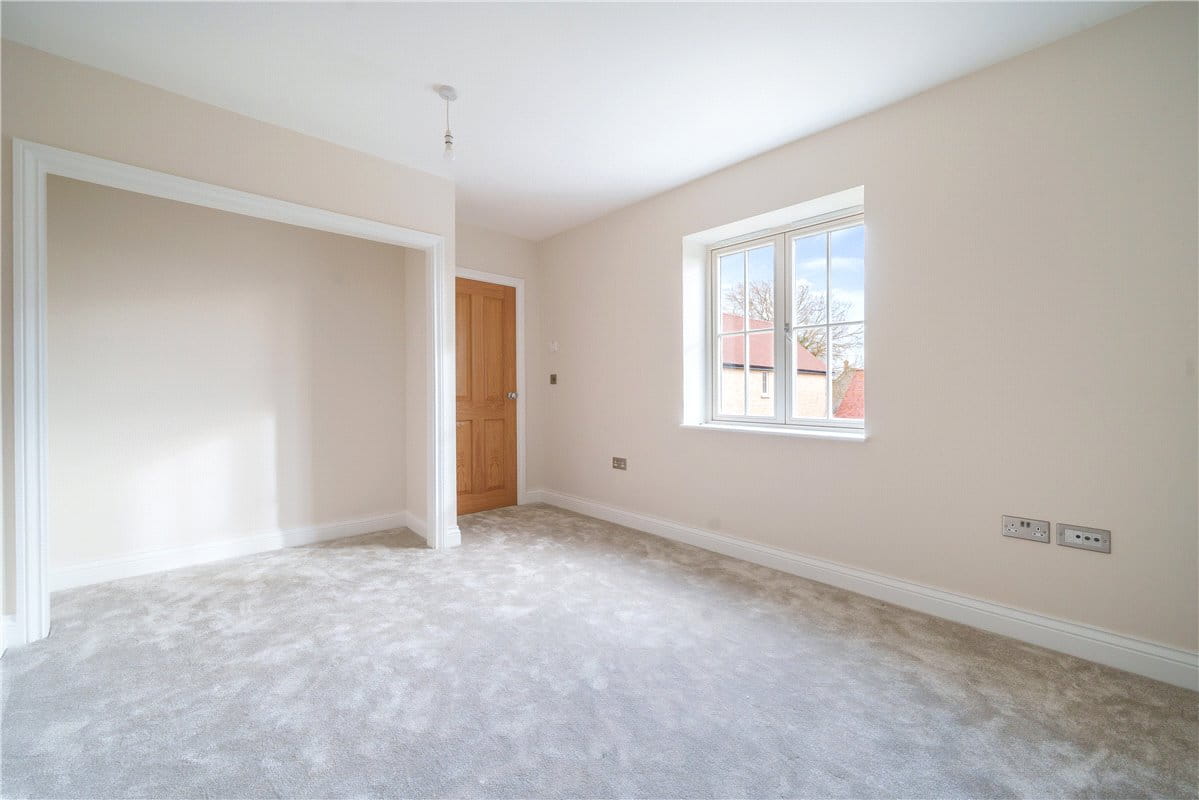 6 bedroom house, Southfields, Weston-on-the-Green OX25 - Available