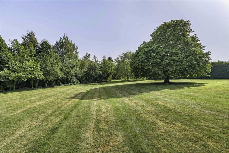 6 bedroom house, Chalk Lane, Hyde Heath HP6 - Available