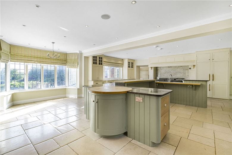 6 bedroom house, Chalk Lane, Hyde Heath HP6 - Available