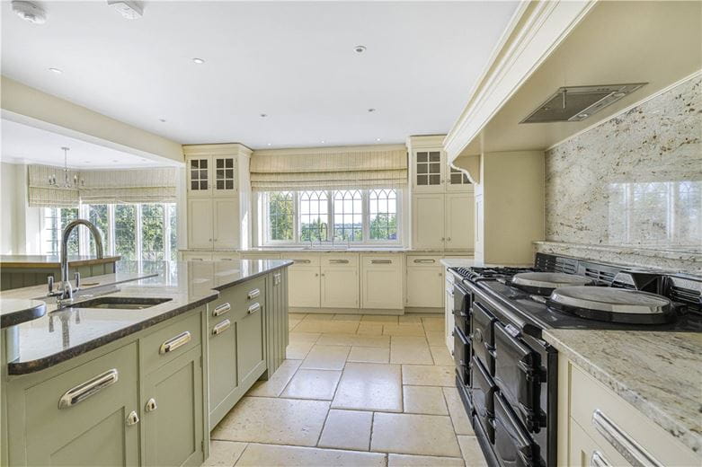 6 bedroom house, Chalk Lane, Hyde Heath HP6 - Available