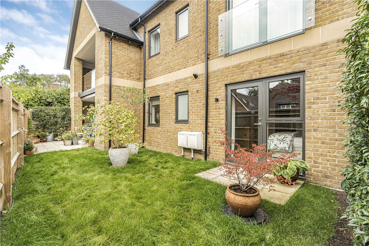 2 bedroom flat, Cumnor Hill, Oxford OX2 - Sold