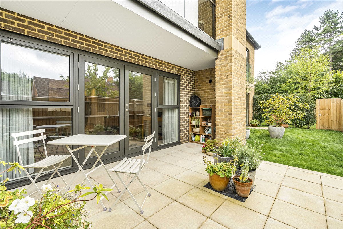 2 bedroom flat, Cumnor Hill, Oxford OX2 - Sold