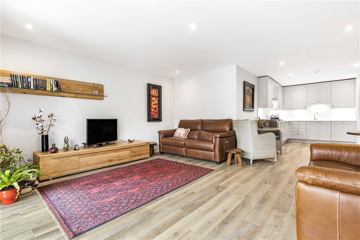 2 bedroom flat, Cumnor Hill, Oxford OX2 - Sold