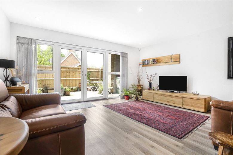 2 bedroom flat, Cumnor Hill, Oxford OX2 - Sold STC