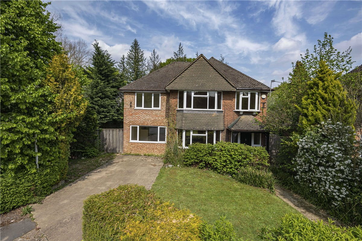 5 bedroom house, Copthall Road West, Ickenham UB10 - Sold STC