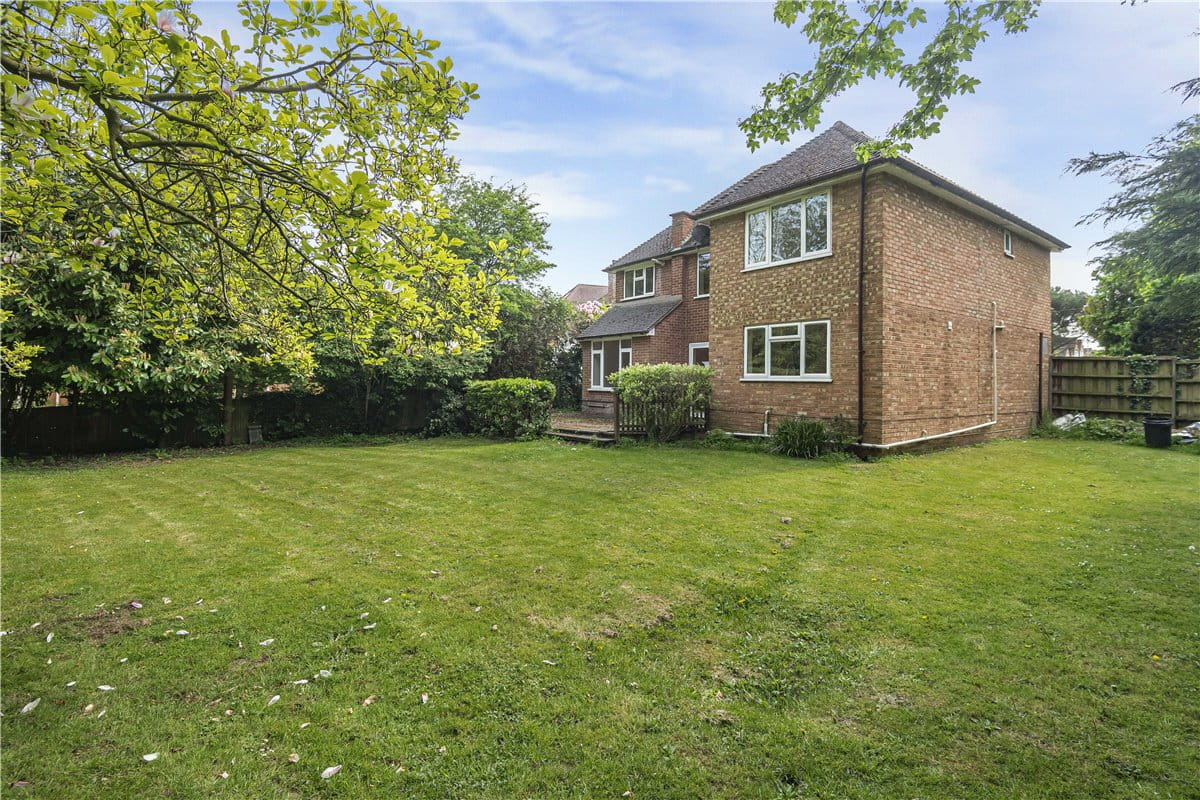 5 bedroom house, Copthall Road West, Ickenham UB10 - Sold STC