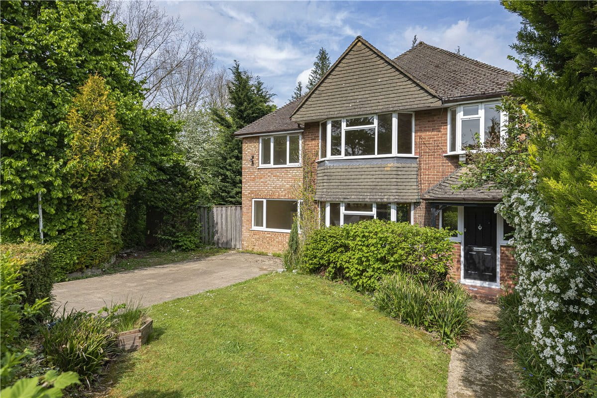5 bedroom house, Copthall Road West, Ickenham UB10 - Sold STC