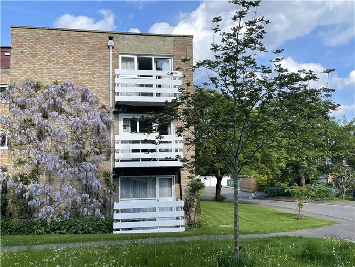 2 bedroom flat, Cunliffe Close, Oxford OX2 - Available