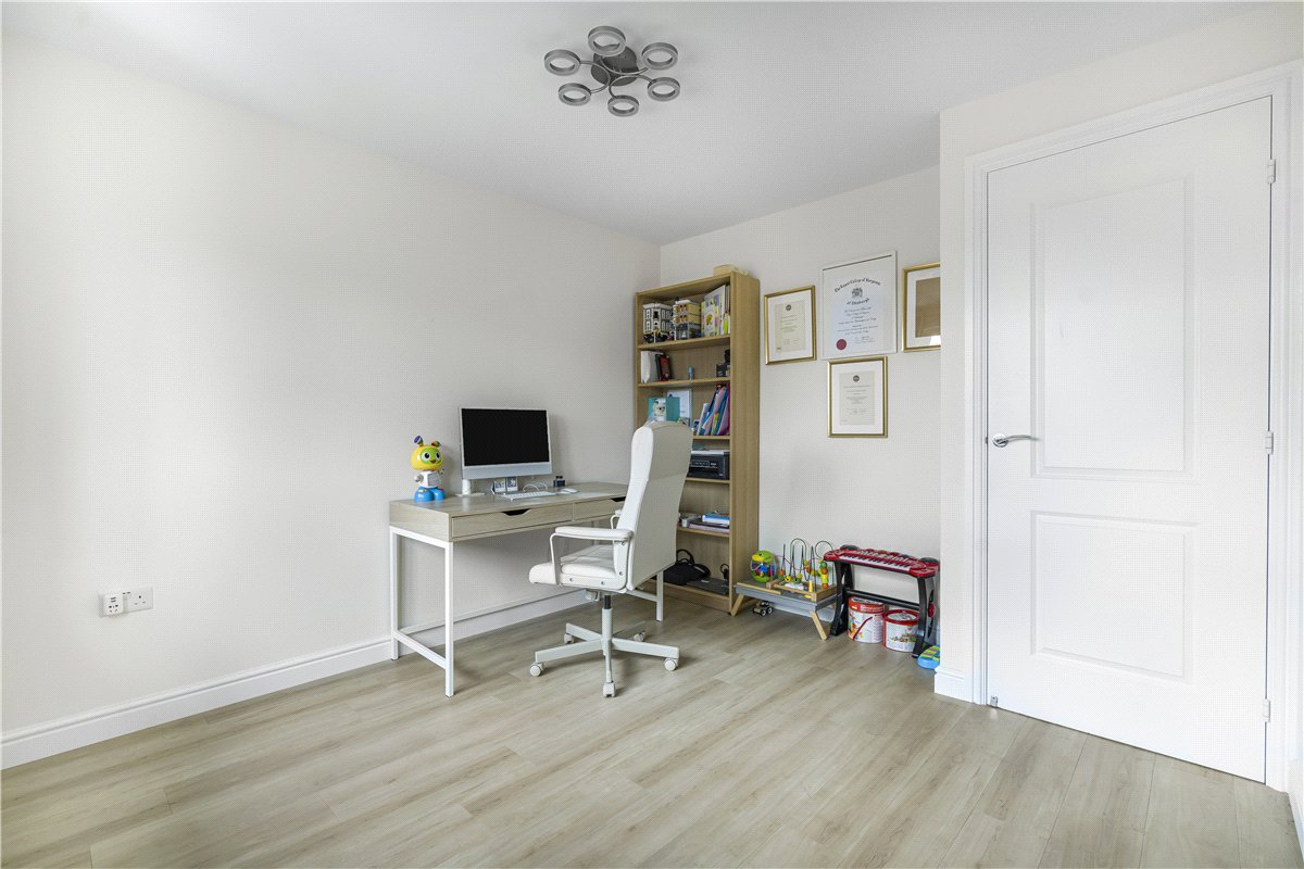 3 bedroom house, Curmore, Radley OX14 - Available