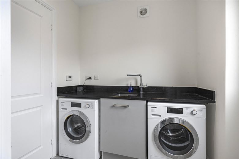 3 bedroom house, Curmore, Radley OX14 - Available