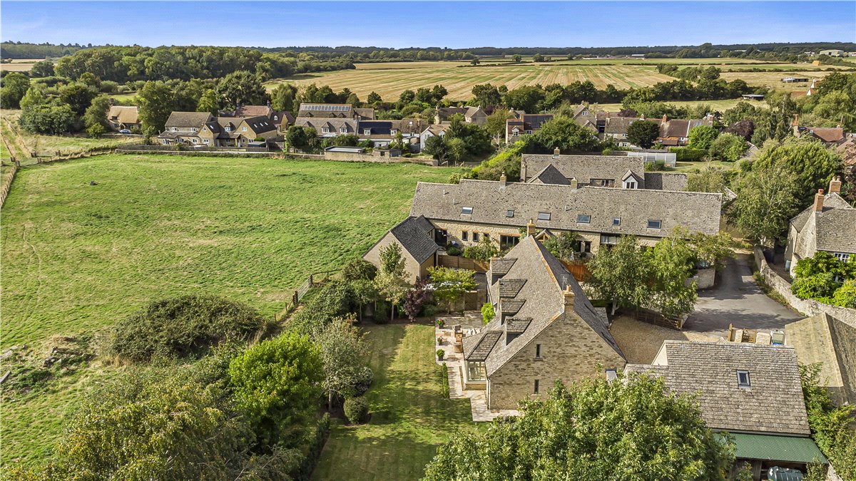 4 bedroom house, Shepherds Close, Weston-on-the-Green OX25 - Sold STC