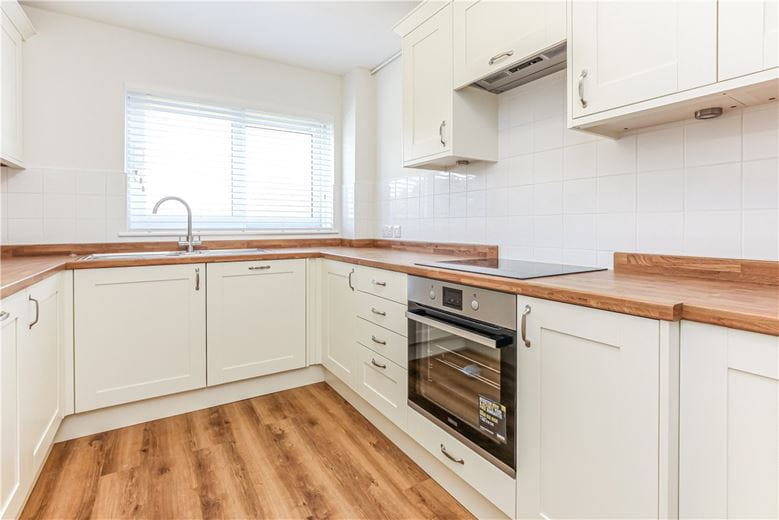 2 bedroom flat, Cunliffe Close, Oxford OX2 - Sold STC