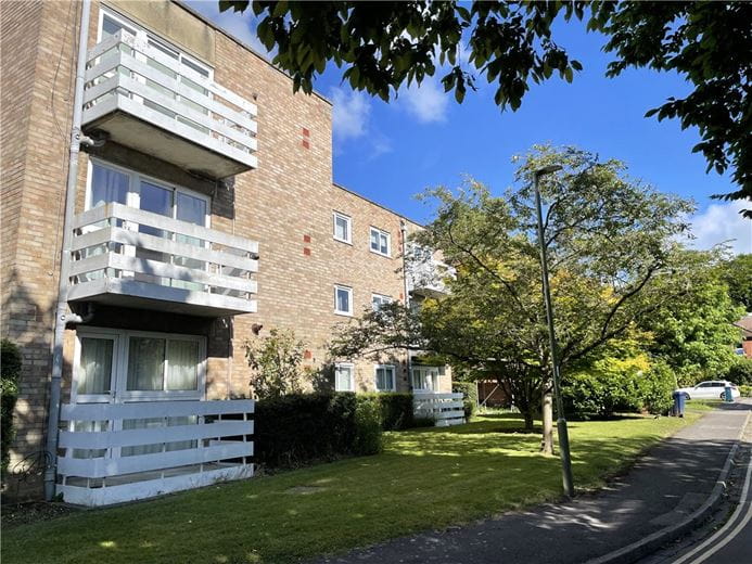 2 bedroom flat, Cunliffe Close, Oxford OX2 - Sold STC