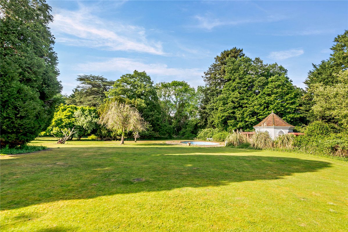 5.5 acres Country Estate, Priest Hill, Old Windsor SL4 - Available