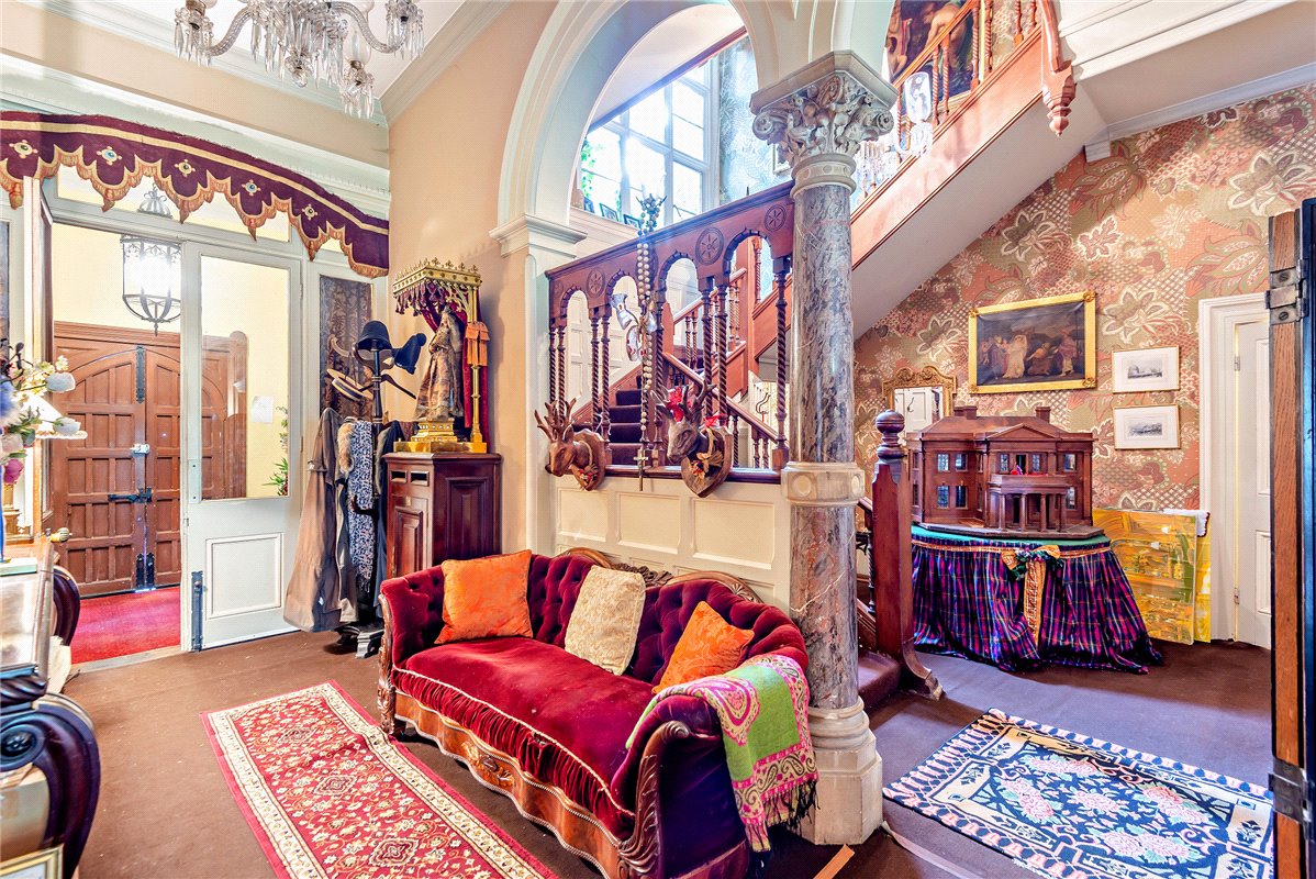 5.5 acres Country Estate, Priest Hill, Old Windsor SL4 - Available