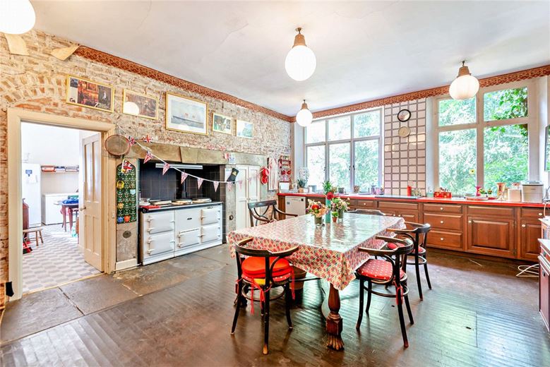 5.5 acres Country Estate, Priest Hill, Old Windsor SL4 - Available