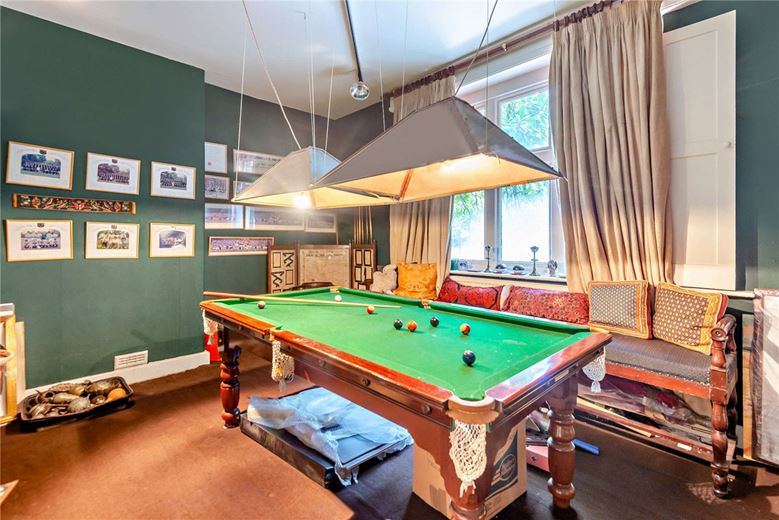 5.5 acres Country Estate, Priest Hill, Old Windsor SL4 - Available