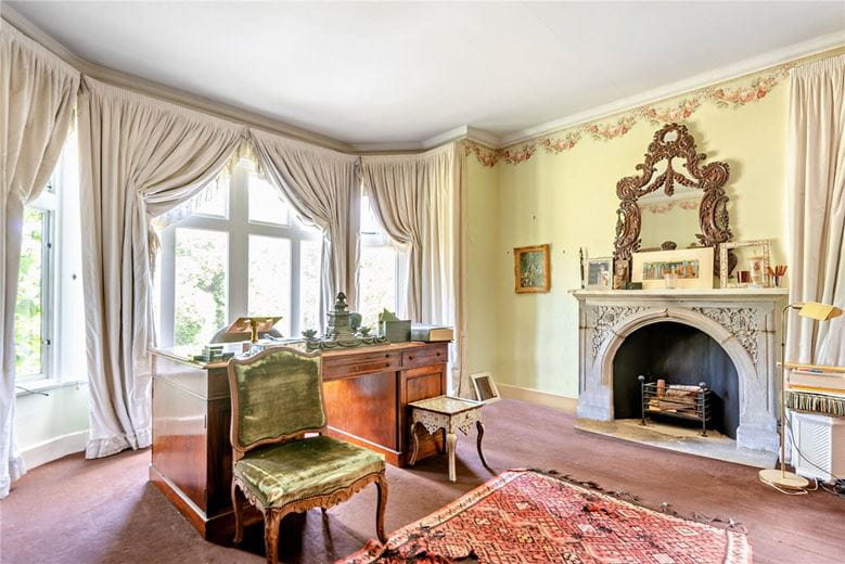 5.5 acres Country Estate, Priest Hill, Old Windsor SL4 - Available