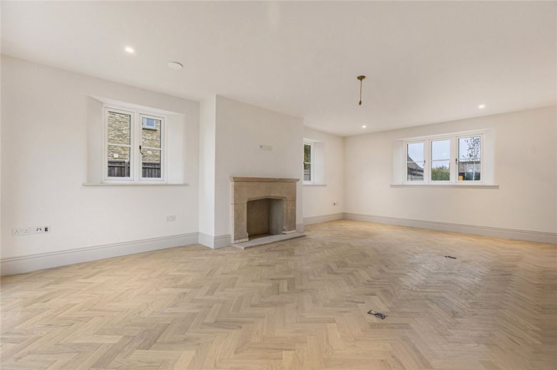 5 bedroom house, Lower End, Alvescot OX18 - Available