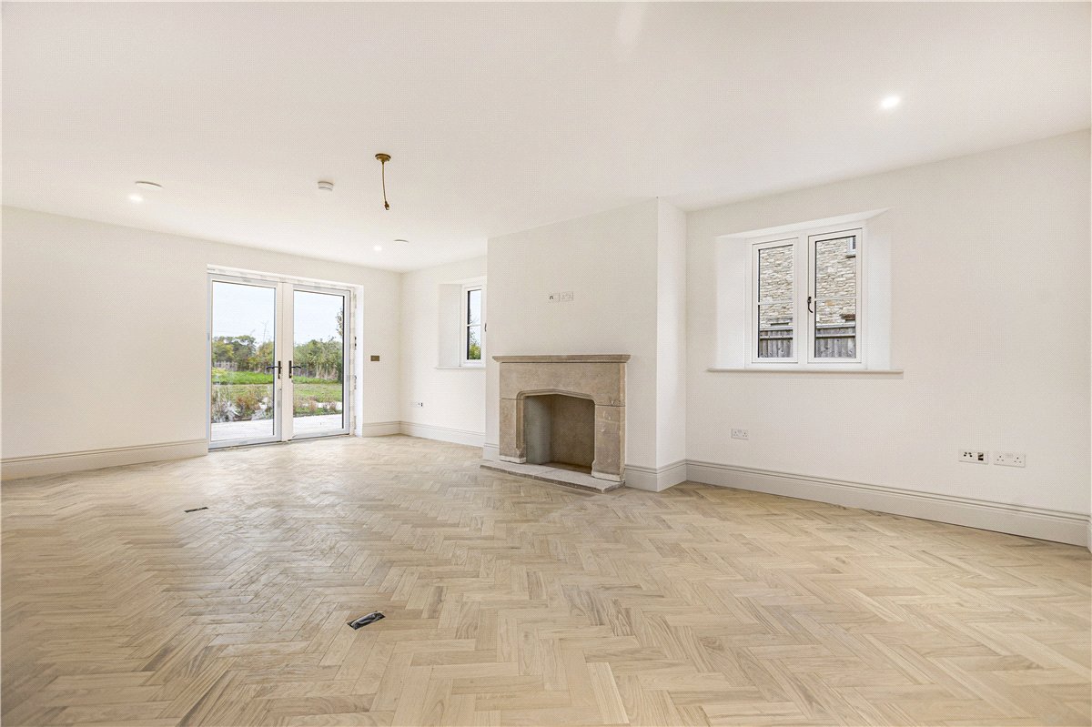 5 bedroom house, Lower End, Alvescot OX18 - Available