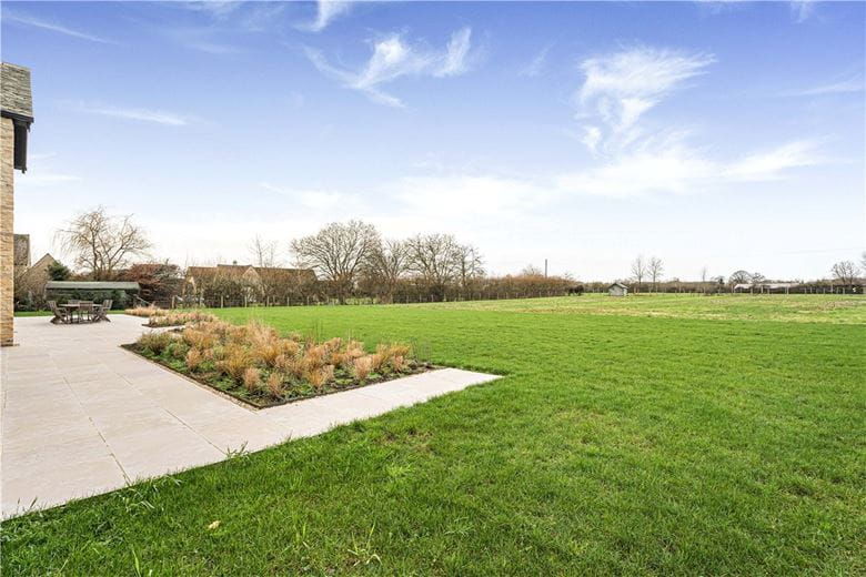 5 bedroom house, Lower End, Alvescot OX18 - Available