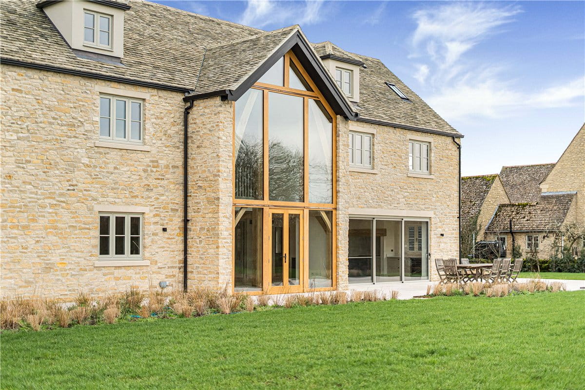 5 bedroom house, Lower End, Alvescot OX18 - Available