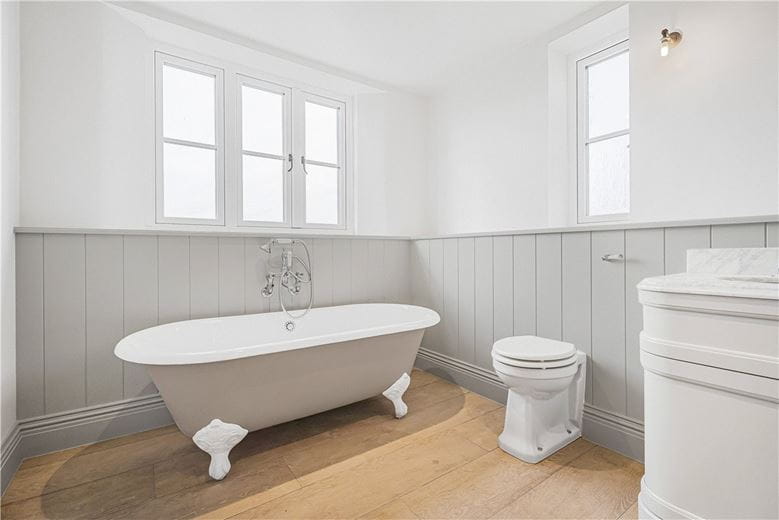 5 bedroom house, Lower End, Alvescot OX18 - Available