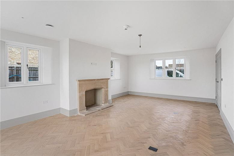 5 bedroom house, Lower End, Alvescot OX18 - Available