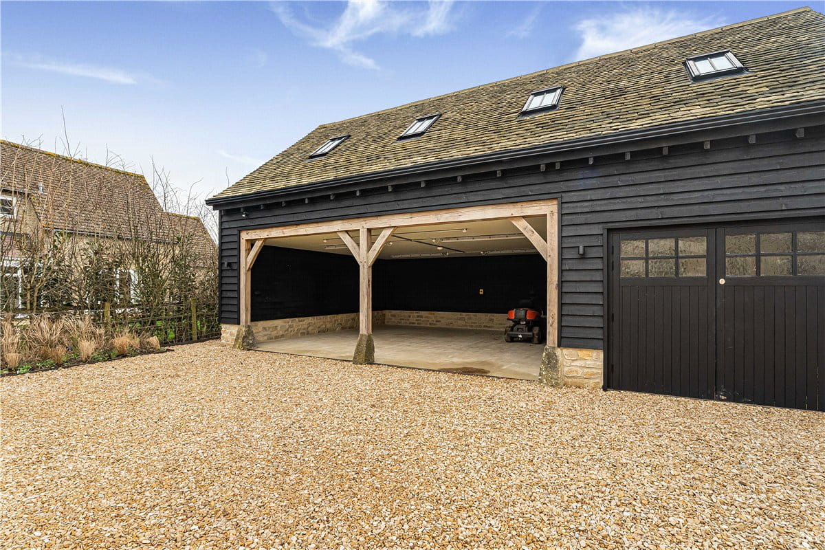 5 bedroom house, Lower End, Alvescot OX18 - Available