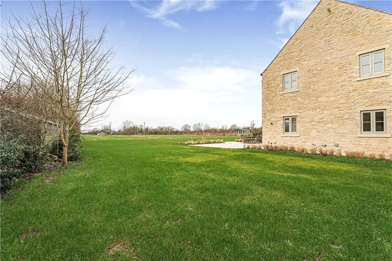 5 bedroom house, Lower End, Alvescot OX18 - Available