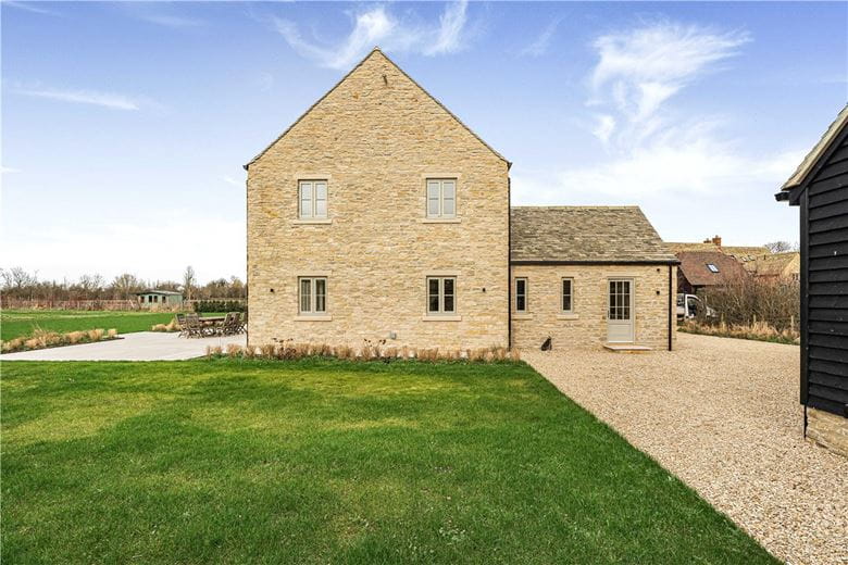 5 bedroom house, Lower End, Alvescot OX18 - Available