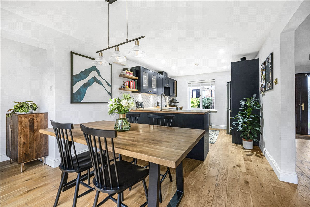 4 bedroom house, Gardiner Close, Abingdon OX14 - Available