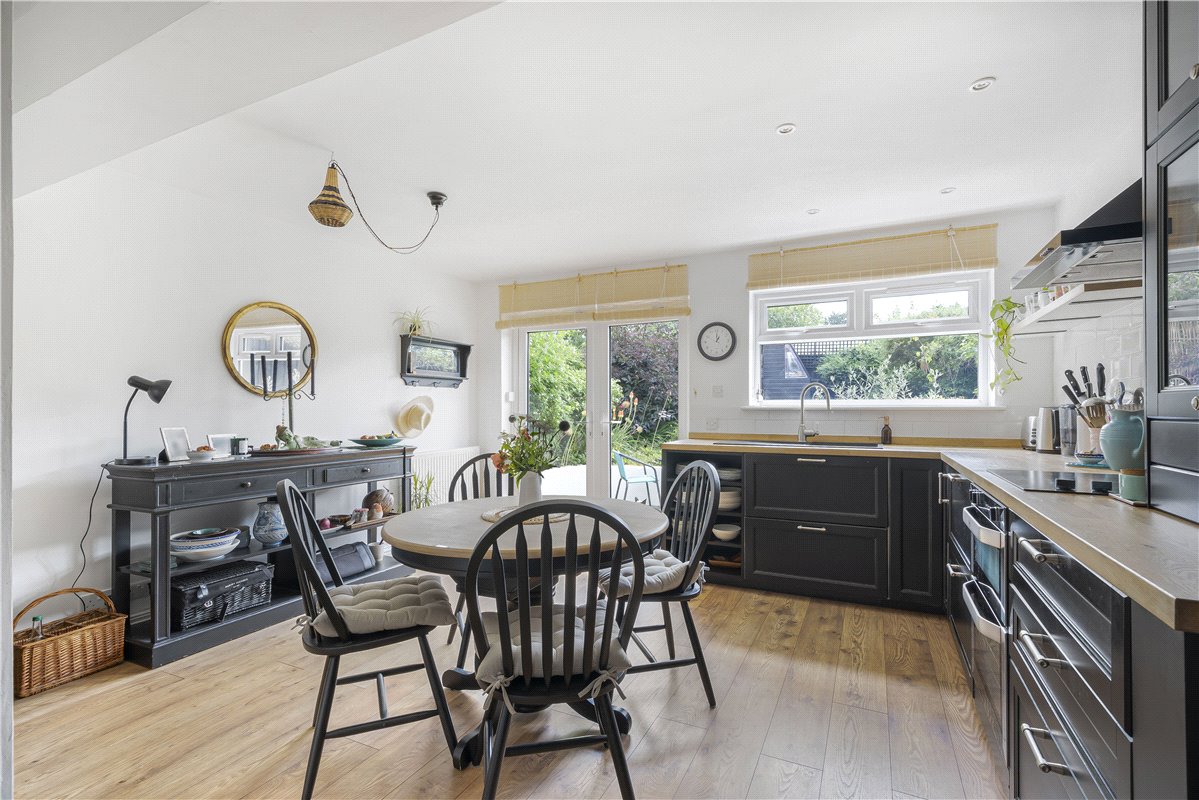 4 bedroom house, Keens Close, Enstone OX7 - Available